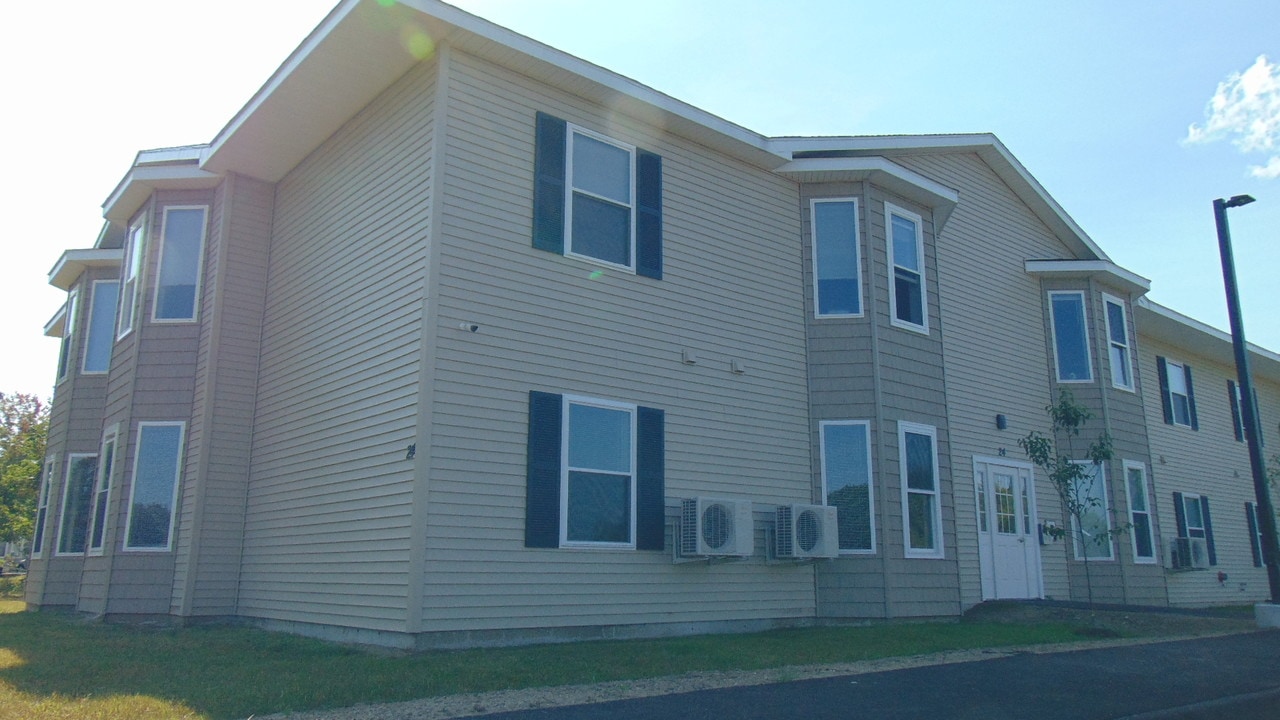 Sanford Pointe in Sanford, ME - Foto de edificio