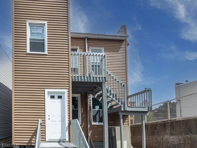 217 Prospect Ave in Bayonne, NJ - Building Photo - Building Photo