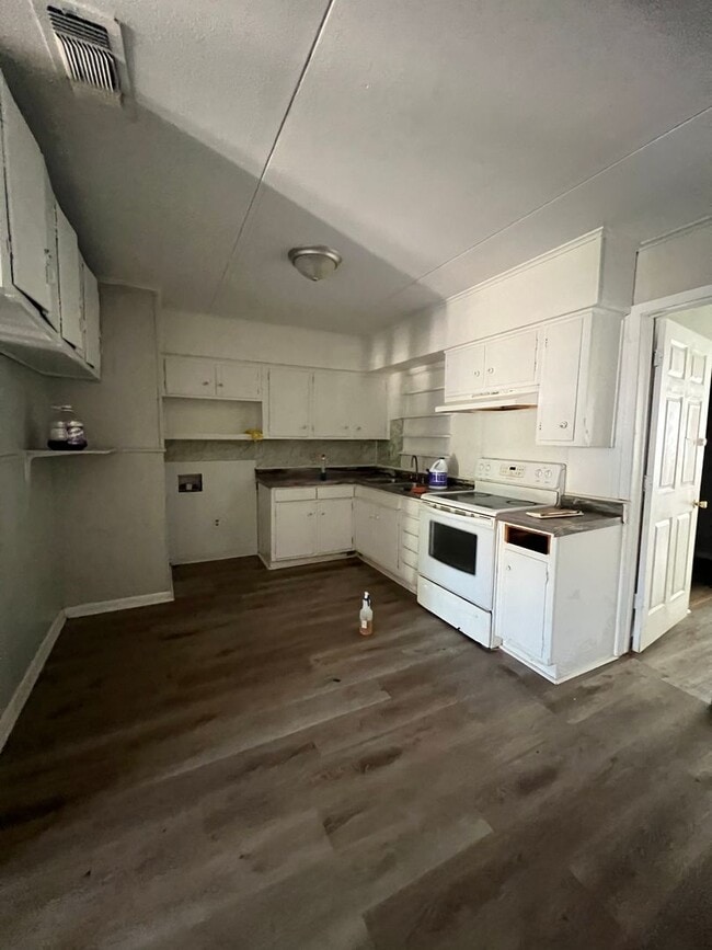 property at 4604 Birdwell Ln