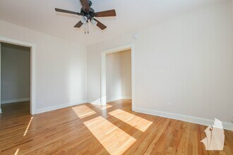 626 W Patterson Ave, Unit 609 in Chicago, IL - Building Photo - Building Photo