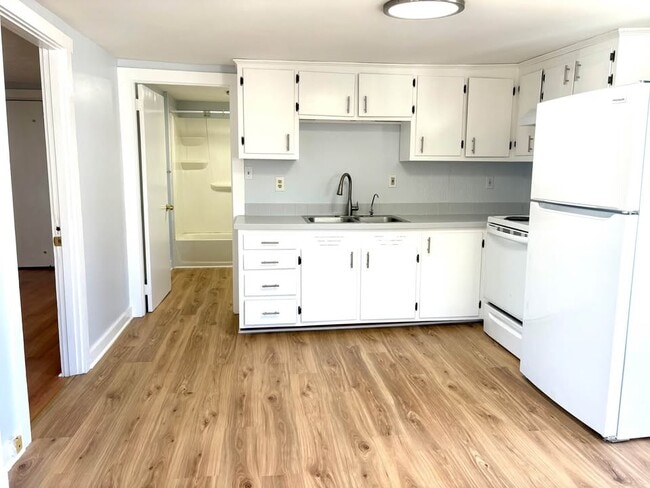 34 Washington Ave, Unit B