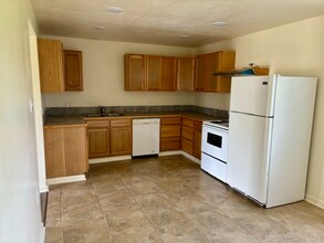 1011 Giovanni St in Lake Charles, LA - Building Photo - Building Photo