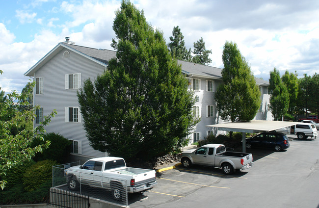 Stonecrest Apartments in Spokane, WA - Building Photo - Building Photo