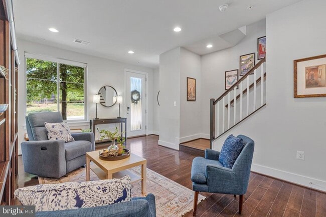 property at 4810 Garden View Ln