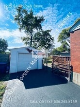 1225 St Joan Dr in Florissant, MO - Building Photo - Building Photo