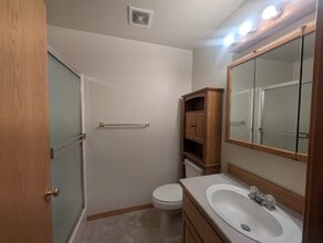 118 Geneva Ct in Roseburg, OR - Building Photo - Building Photo