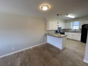 3005 E Price St in Laredo, TX - Building Photo - Building Photo