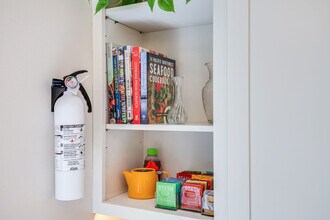 1706 Warren Ave N in Seattle, WA - Building Photo - Building Photo