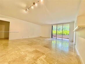 141 Crandon Blvd, Unit 133 in Key Biscayne, FL - Building Photo - Building Photo