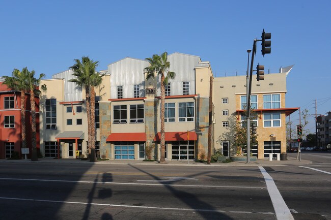 949 E Santa Ana Blvd in Santa Ana, CA - Building Photo - Building Photo