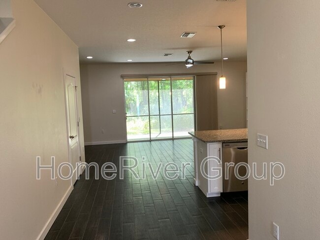 8333 Pine River Rd in Tampa, FL - Building Photo - Building Photo