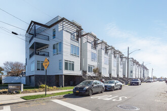 Salt Meadows in Far Rockaway, NY - Building Photo - Primary Photo