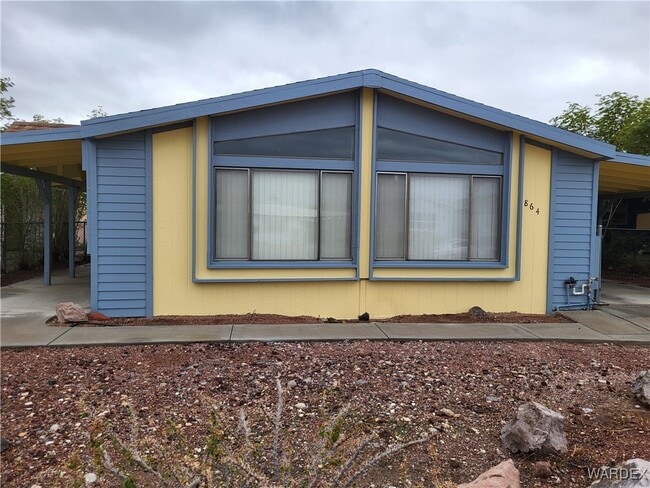 property at 864 Roadrunner Dr