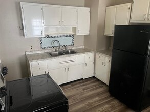 12 Harvard Pl in Asheville, NC - Building Photo - Building Photo