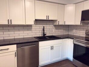 313 Valley Stream Ln in Chesterbrook, PA - Foto de edificio - Building Photo