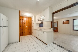 6506 Westview Dr in Houston, TX - Building Photo - Building Photo