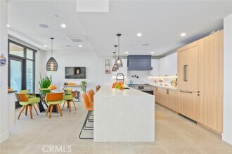 502 E Balboa Blvd in Newport Beach, CA - Building Photo - Building Photo