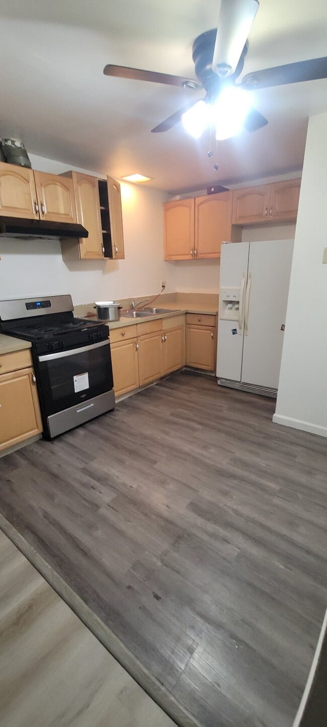 5920 Streamview Dr, Unit 4