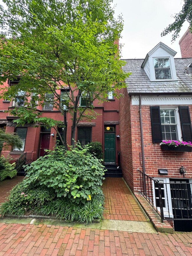 property at 3044 R St NW