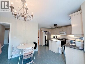 940 Greenpark Blvd in Windsor, ON - Building Photo - Building Photo