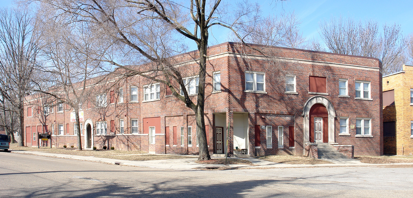 Birchwood Place in Indianapolis, IN - Building Photo