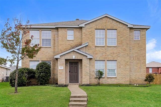 1323 Falcon Trail in Cedar Hill, TX - Building Photo