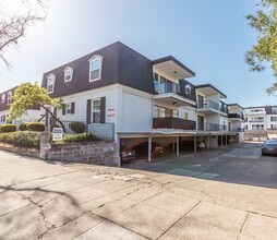 Montclair Apartments in Mountain View, CA - Building Photo - Building Photo