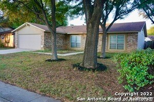 2434 Field Wood in San Antonio, TX - Building Photo - Building Photo