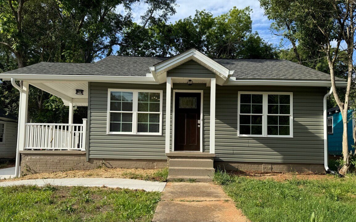 98 North St in Anderson, SC - Building Photo