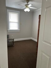 256 Main St, Unit 1st level in Duryea, PA - Building Photo - Building Photo
