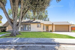 6990 Malibu Dr in Riverside, CA - Building Photo