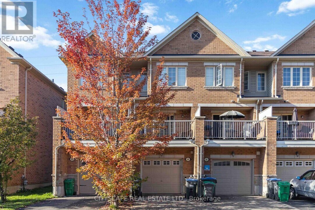 40 Peach Dr in Brampton, ON - Building Photo