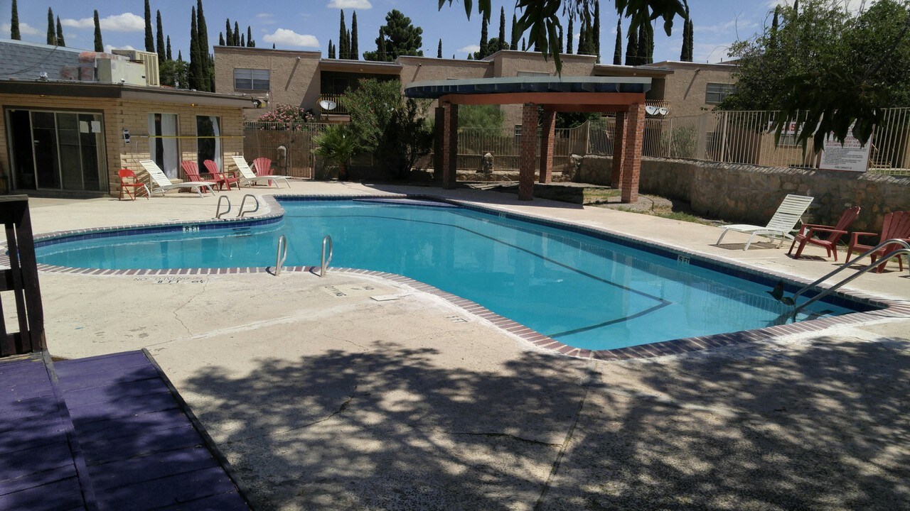 Alto Mesa Apartments in El Paso, TX - Building Photo