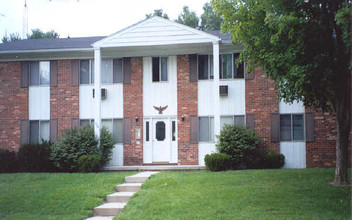 1540 Brooke Park Dr in Toledo, OH - Foto de edificio - Building Photo