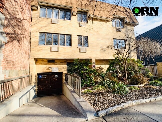66-59-66-71 71st St in Queens, NY - Building Photo - Building Photo