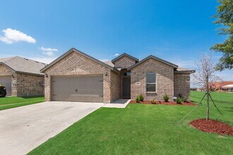 3360 N Crowley Cleburne Rd in Crowley, TX - Building Photo - Building Photo