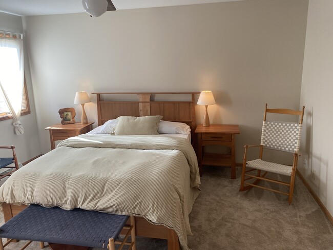 619 Wellington Dr in West Bend, WI - Building Photo - Building Photo