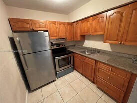 4271 NW 5th St in Plantation, FL - Building Photo