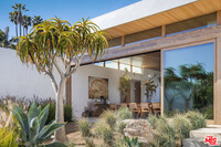 28837 Selfridge Dr in Malibu, CA - Foto de edificio - Building Photo