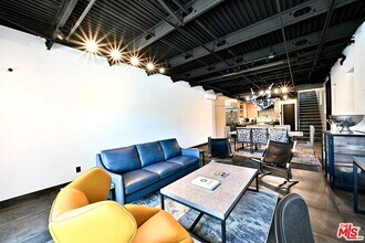 916 Roswell Ave in Long Beach, CA - Foto de edificio - Building Photo