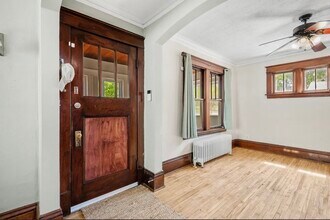 319 Earl St in St. Paul, MN - Building Photo - Building Photo