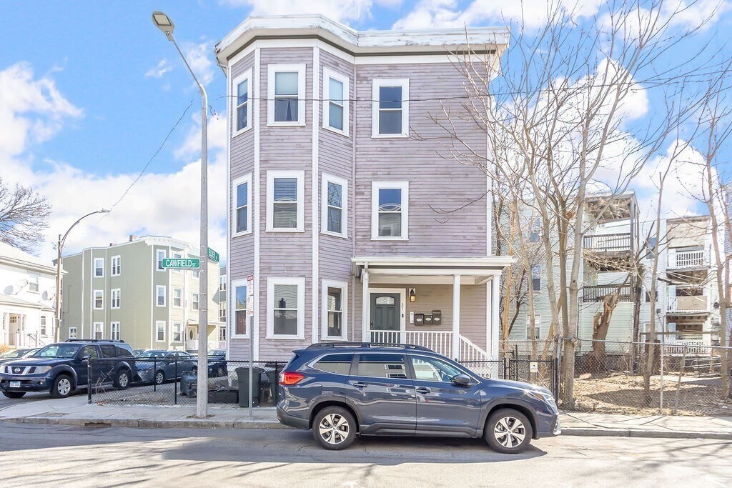 21 Cawfield St in Boston, MA - Building Photo