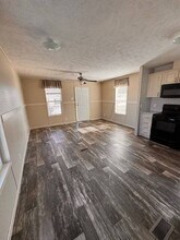 64 State Hwy 248 in Reeds Spring, MO - Building Photo - Building Photo