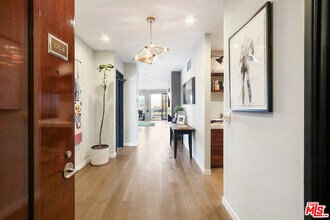 10551 Wilshire Blvd-Unit -1704 in Los Angeles, CA - Building Photo - Building Photo