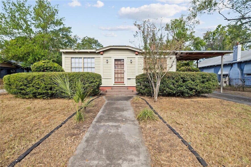 113 W Powhatan Ave in Tampa, FL - Foto de edificio