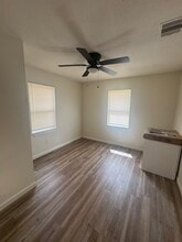8829 Kentshire Dr in Houston, TX - Building Photo - Building Photo