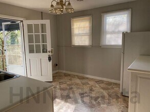 3323 Midway Rd-Unit -2 in Decatur, GA - Foto de edificio - Building Photo