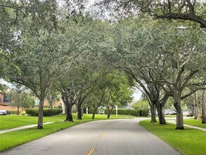 2588 Garden Ct in Hollywood, FL - Building Photo - Building Photo