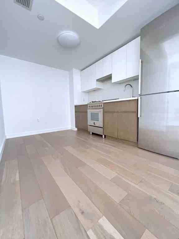 107 Columbia Heights in Brooklyn, NY - Building Photo - Building Photo