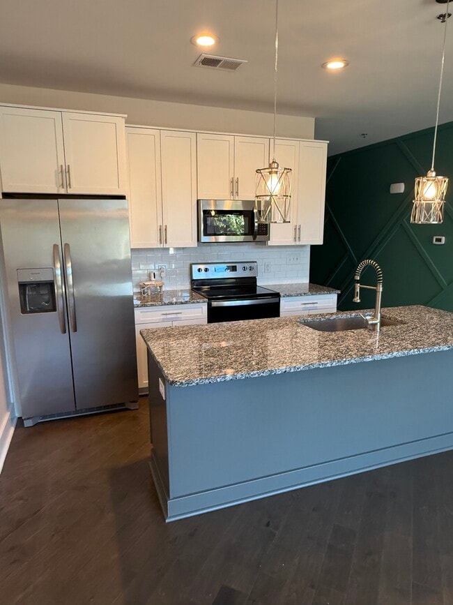 501 E 37th St, Unit Condo in downtown Noda